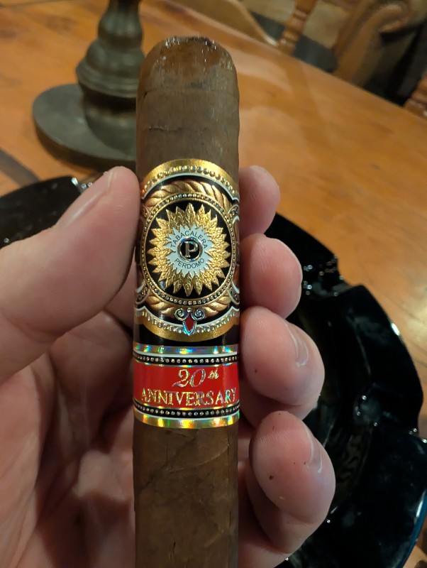 Perdomo 20th Anniversary Maduro Churchill